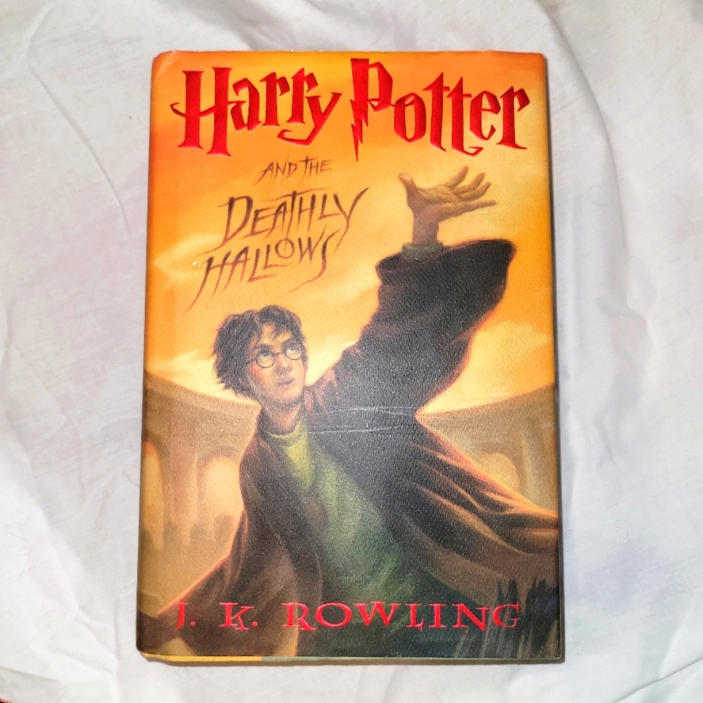 Harry Potter and the Deathly Hallows J K Rowling 2007 Hardcover 1st Edition